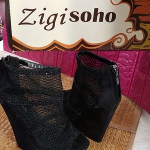 ZIGI SOHO Fancy platform bootie with front cut